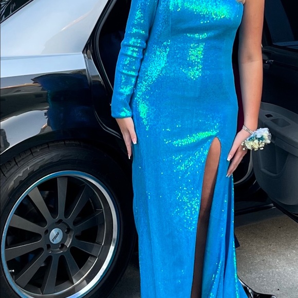 Ashley Lauren Prom one shoulder dress style 11026 size 10 - Picture 5 of 5